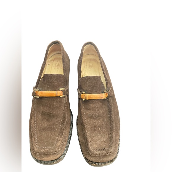 Vintage Gucci loafers. Brown suede with signature bamboo. Size 8 B width - Picture 14 of 15
